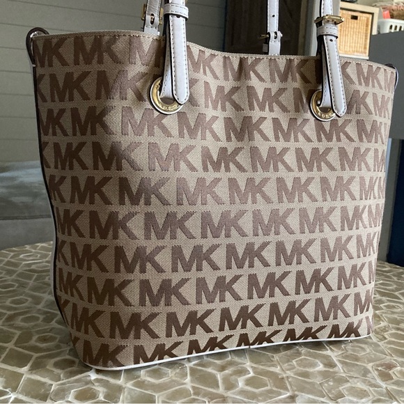 Michael Kors Brown Monogram Jet Set Jaquard Tote - Picture 3 of 13